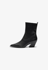 Unselected, black