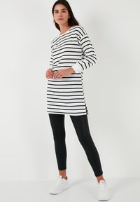 LELA REGULAR FIT - Sportska majica - white