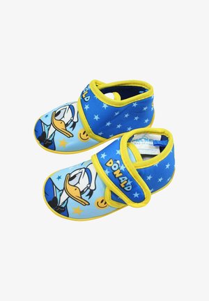 Chaussons en tissu bleu avec un design de personnage de dessin animé, des accents jaunes, une sangle auto-agrippante, des motifs d'étoiles et une forme confortable.