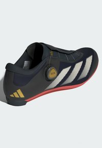 adidas Performance TEMPO-STRIPES BOA CYCLING - Cycling shoes - dark blue   chalk white   preloved scarlet