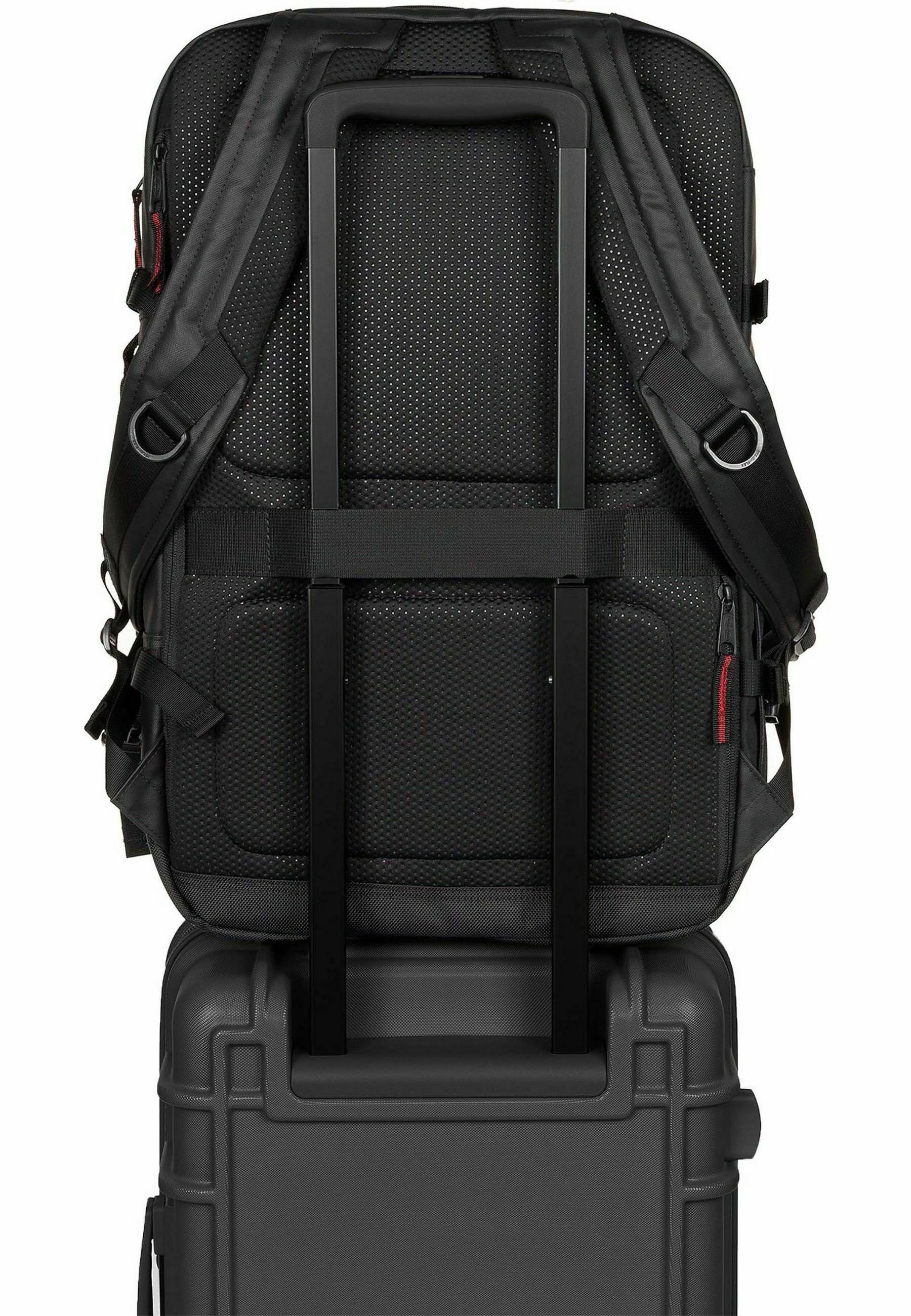 Eastpak CNNCT 트래블팩 라이저백 52CM 노트북파크