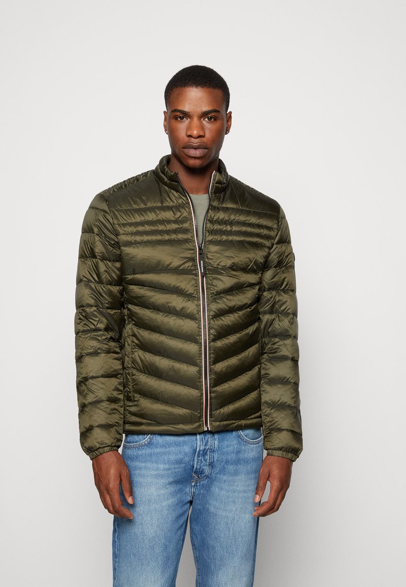 Jack & Jones Puffer jackets winterjassen kopen? ✔️ Tot 70% korting