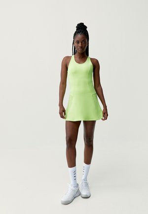 VOLEA - Sportkleid - verde