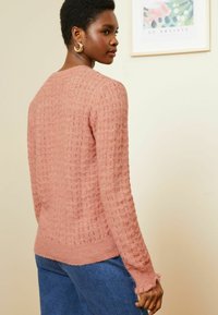 Love & Roses POINTELLE    REGULAR FIT - Stickad tröja - pink