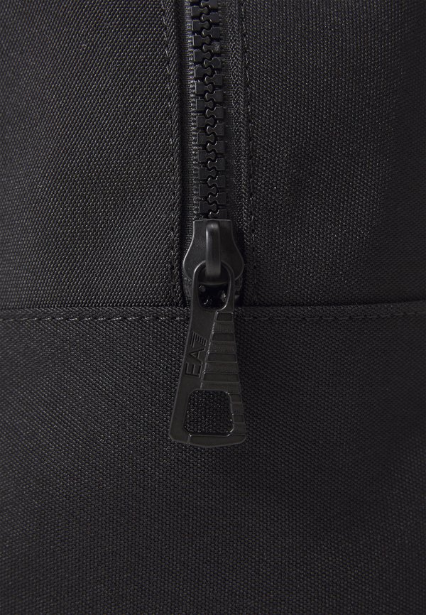 TRAIN LOGO SERIES UNISEX - Wash bag3