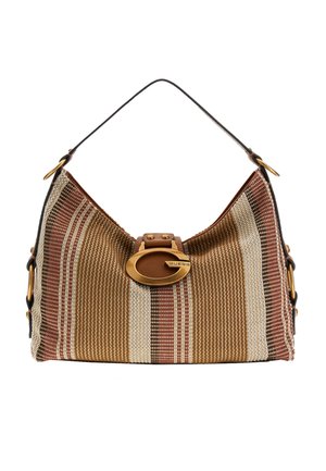 Handtas van bruin, beige en roestkleurig gestreept geweven stof, met een gouden ovale gesp met het GUESS-logo en een zwarte schouderband.