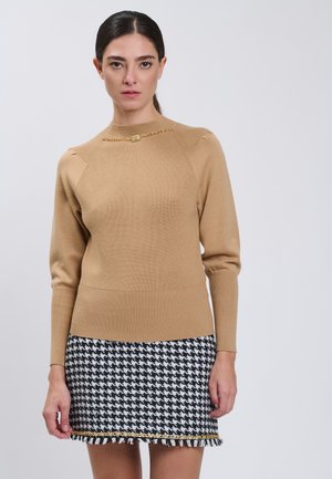 INFLUENCER, INFLUENCER PULLOVER CHAIN EMBELLISHED PULL - Trui - camel