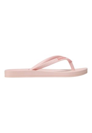Pink flache Flip-Flop-Sandale mit strukturiertem Riemen und leicht erhöhter Sohle, von der Seite auf weißem Hintergrund gezeigt.