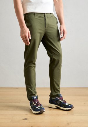 CORE MOTT - Chinos - khaki