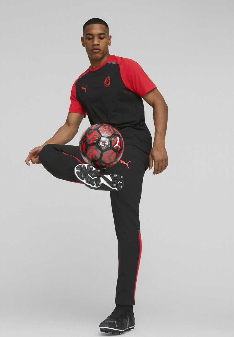 Puma T-shirt FtblArchive AC Milan Enfant et Adolescent Puma T-shirt FtblArchive AC Milan Enfant et Adolescent