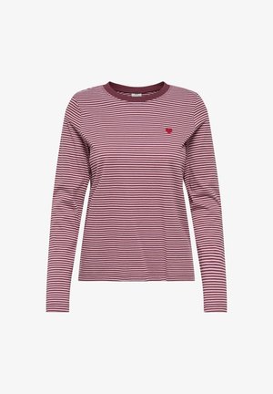 Bordeauxrød langærmet skjorte med hvide vandrette striber, med en lille rød hjerte-logo på brystet, lavet af bomuldsstof.