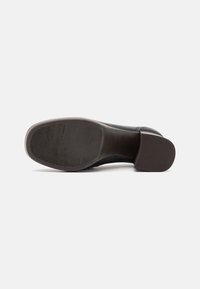 Bullboxer Lodičky s platformou - black