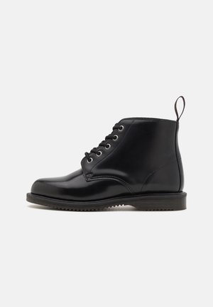 Dr. Martens, Boots à talons - black