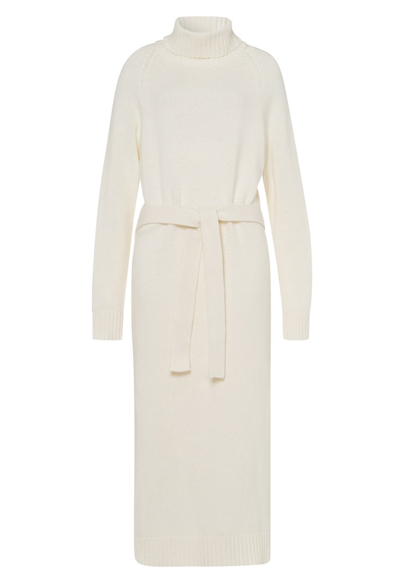 Robe en tricot de couleur crème avec un col roulé haut, des manches longues et une ceinture assortie. Présente des poignets et un ourlet côtelés pour ajouter de la texture.