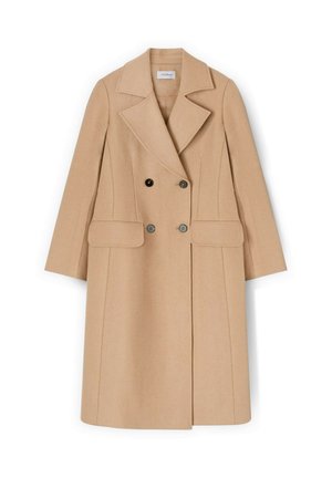 Beżowy wełniany płaszcz zapinany na podwójne guziki z wyciętym kołnierzem, klapkami i dwoma czarnymi guzikami z przodu. Prosty krój, o długości midi.