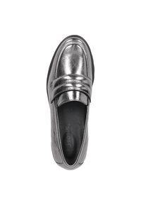 Metallisch silberne Slipper mit einer glatten Lederoberfläche, runder Zehenform, gestickten Akzenten und einer gepolsterten Innensohle für Komfort.