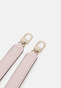 Guess GIZELE MINI SADDLE CROSSBODY - Torba preko tijela - light rose