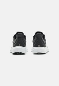 Altra TORIN 7 - Hardloopschoenen voor op de weg - white/black