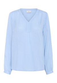 Blouse bleu clair à manches longues avec un col en V et des détails plissés aux épaules. Tissu doux et lisse avec des manches à poignet. Pas de motifs ni de matériel visible.