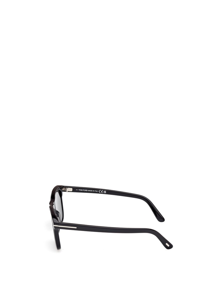 Schwarze rechteckige Sonnenbrille mit dicken Kunststoffrahmen, ausgestattet mit einem silbernen Akzent an den Bügeln und klaren Gläsern. Hergestellt in Italien.