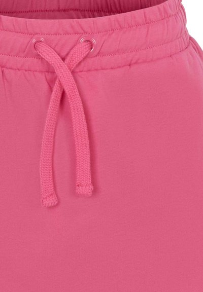 Pantaloni sportivi rosa con vita elasticizzata e cordino, caratterizzati da una texture di tessuto liscia e senza pattern o dettagli in metallo visibili.
