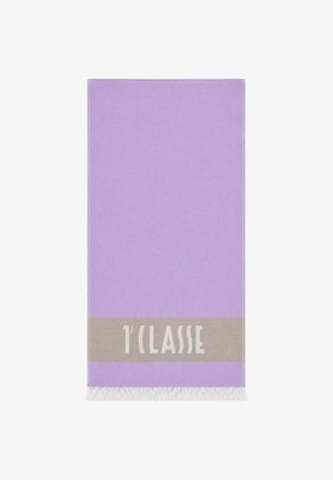 Asciugamano rettangolare viola con una banda beige vicino alla parte inferiore che mostra il testo bianco "1ª CLASSE" e frange bianche alla fine.