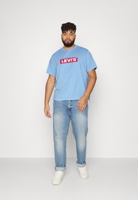 Levi's® Plus BIG SS - T-shirt estampada - della robia
