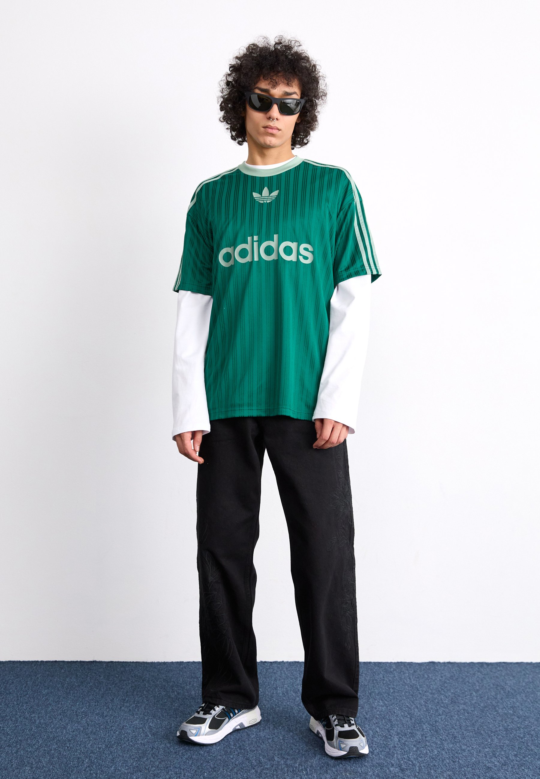 adidas Originals ADICOLOR - Tricou cu imprimeu - collegiate green
