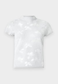 Lys grå kortermet strikket topp med et subtile blomstermønster og høy hals. Myk tekstur med ribbede kanter og en tettsittende silhuett.