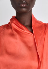 Marc Cain Bluse - bright tomato