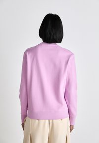 BOSS Pusa - open purple