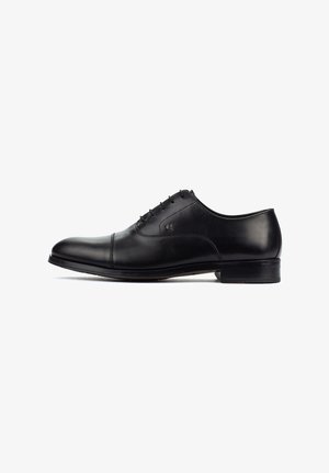 Zwarte leren dress shoe met een ronde neus, vijf oogjes voor veters en een slank ontwerp. Kenmerkt zich door een gladde textuur en minimale hardware.