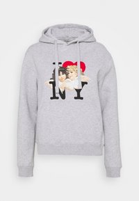 Sweat à capuche gris avec un motif sur le devant disant "I love NY" accompagné de deux chérubins, lettres noires, cœur rouge et capuche à cordon.
