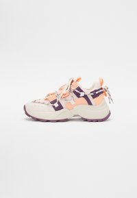 Unselected, plum/peach