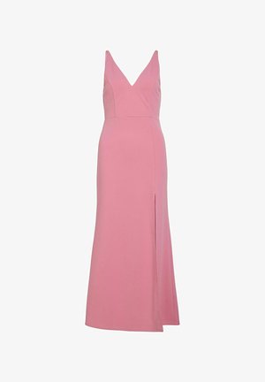 Haljina bez rukava u ružičastoj boji s dubokim V-izrezom i visokim prorezom na desnoj nozi, duga do poda i strukirana.