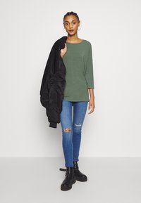 ONLY ONLGLAMOUR  - Camisola de manga comprida - beetle