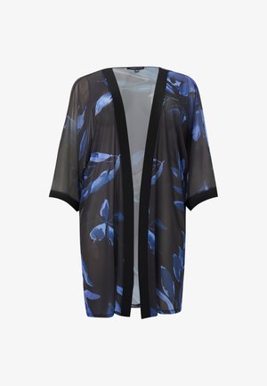Transparante zwarte kimono met blauw bloemenpatroon, open voorkant, brede mouwen en zwarte rand langs de halslijn, die de lichte stoftextuur benadrukt.