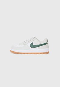 Δεν επιλέχθηκε, photon dust/white/fir/gum med brown