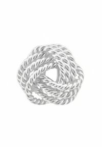 Bague en argent, en forme de corde torsadée avec un design noué, présentant une texture lisse et une finition polie, créant une apparence complexe.