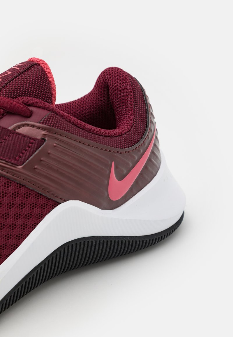 Damen Sportbekleidung | Nike Performance MC TRAINER Trainingsschuh dark beetroot/archaeo pink/black/white/metallic mahogany/beer Damen Sportbekleidung | Nike Performance MC TRAINER Trainingsschuh dark beetroot/archaeo pink/black/white/metallic mahogany/beer