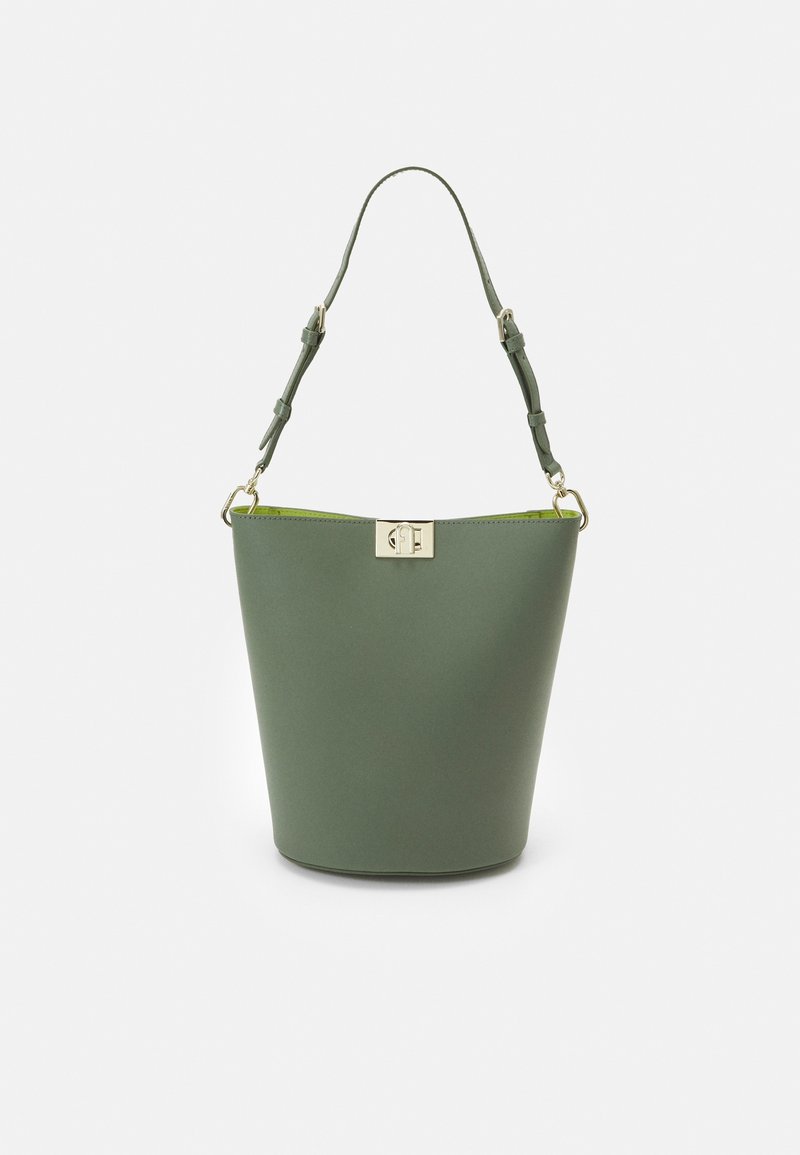 Sac seau vert olive avec bandoulière réglable et fermeture à tour dorée sur fond blanc uni.