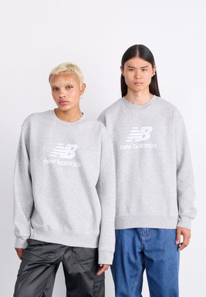 ESSENTIALS LOGO CREW UNISEX - Sweatshirt - athletic grey