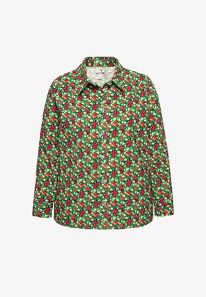 Bloemenoverhemd met een groene achtergrond, versierd met rode lieveheersbeestjes, bloemen en bladeren. Het heeft een kraag en een knoopsluiting aan de voorkant.
