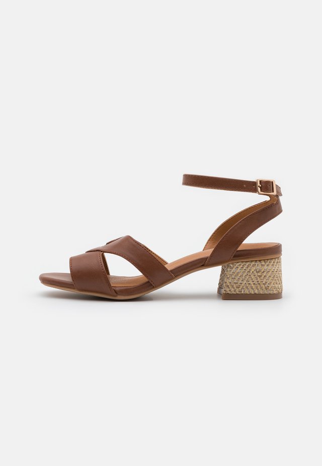 Sandals - camel