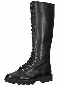 Bota de cuero negro hasta la rodilla con cordones en la parte delantera, ojales de metal, costado texturizado, suela de goma gruesa y acabado suave.