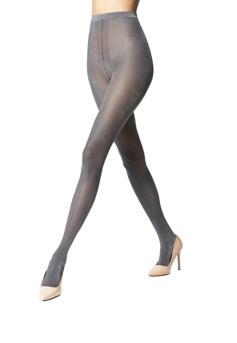 Gennemsigtige grå strømpebukser med en let glans, høj taljedesign og en glat tekstur, parret med nude højhælede sko.