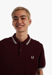 Fred Perry RIBETE DOBLE - Polo - oxblood