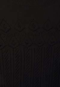 Noa Noa Stickad tröja - black