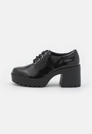 Snørepumps - black