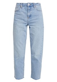 Jeans de mezclilla azul claro con cintura alta, pierna recta y dobladillo deshilachado. Cuenta con cinco bolsillos y un cierre de botón clásico.